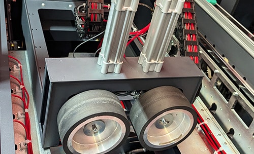 Moteur sur l'injection de gaines ICTA dans la machine de préfilage MS04